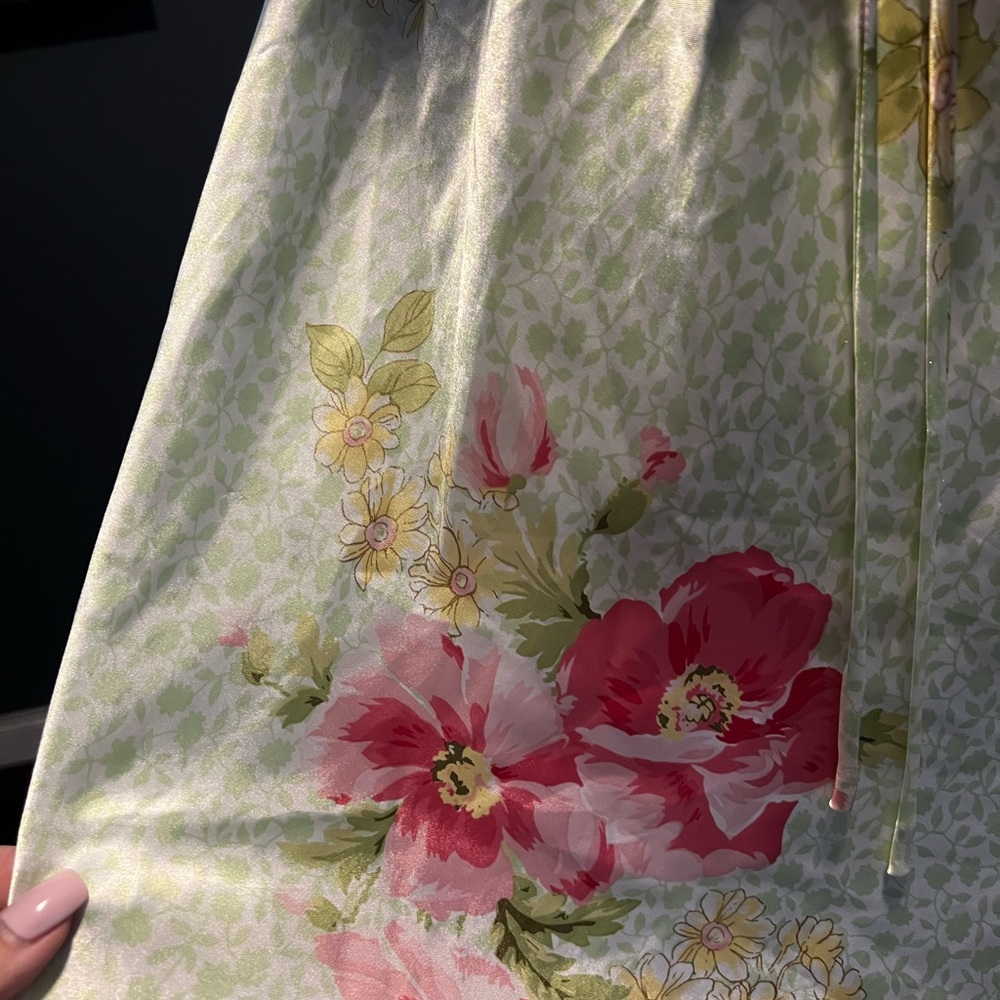 Oscar De La Renta SilkyFloral Print Chemise with Pink Accents. In EUC. Size L - Picture 8 of 9